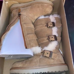 UGG BOOTS 
K MADDI Il